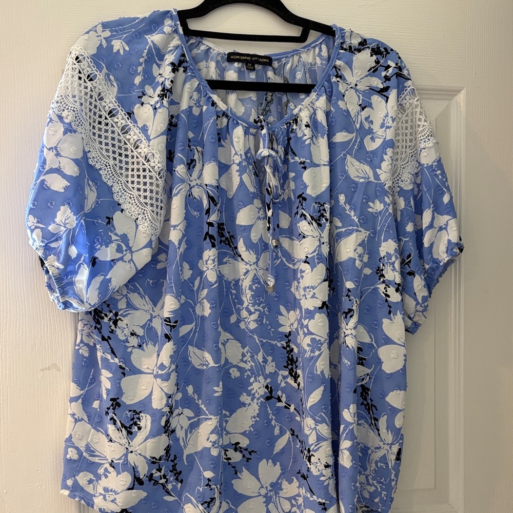 Adrienne Vittadini Blue and White Floral Blouse